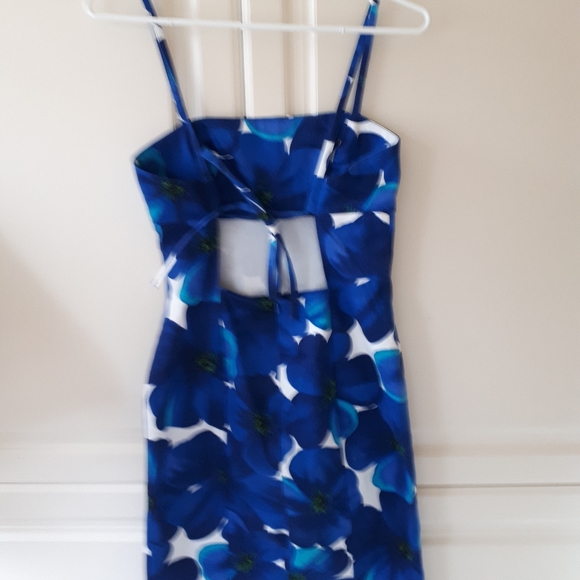 Summer Floral dress - Picture 3 of 8